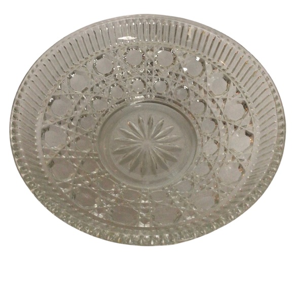 Federal Glass Clear Bowl Windsor Design. Pre Owned 7.5” diameter - Picture 3 of 3